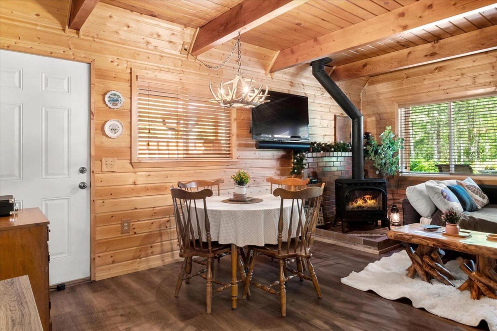 Antler House By Betterstay Holiday home Ashford